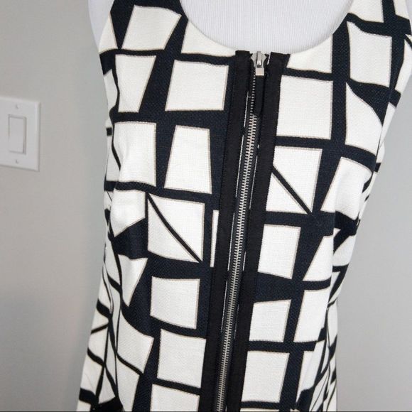 Laundry by Shelli Segal Black and White Geometric Print Shift Dress - Size 10 - Picture 3 of 8